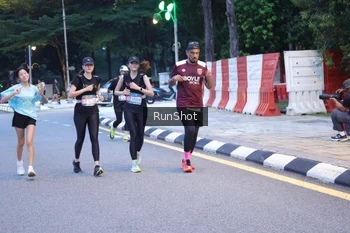 Runner Photo 4248363