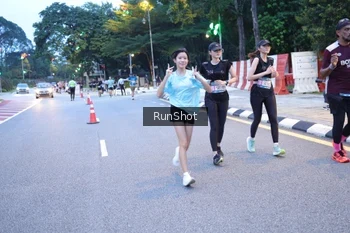 Runner Photo 4248372