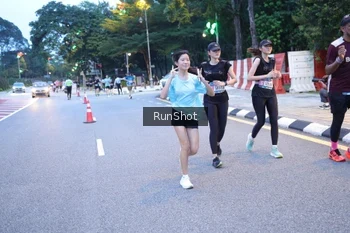 Runner Photo 4248375