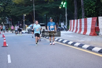 Runner Photo 4248389