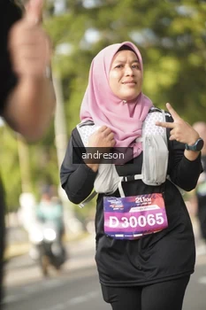 Runner Photo 4248393