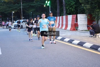 Runner Photo 4248399