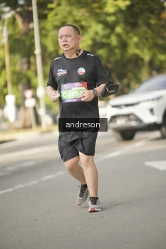 Runner Photo 4248400
