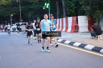 Runner Photo 4248405