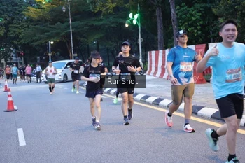 Runner Photo 4248411