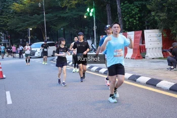 Runner Photo 4248413