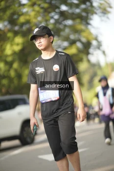 Runner Photo 4248423
