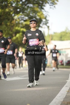 Runner Photo 4248473