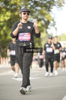 Runner Photo 4248491