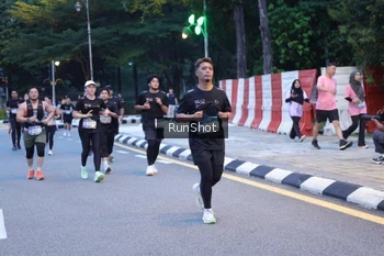 Runner Photo 4248493