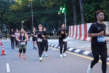 Runner Photo 4248498