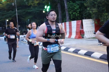 Runner Photo 4248511