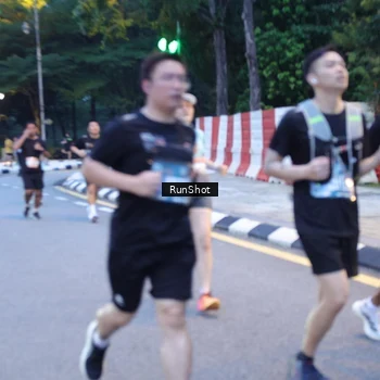 Runner Photo 4248534