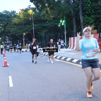 Runner Photo 4248543