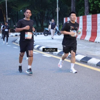 Runner Photo 4248554