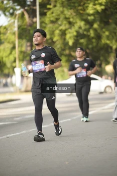 Runner Photo 4248589