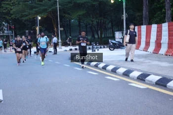 Runner Photo 4248593