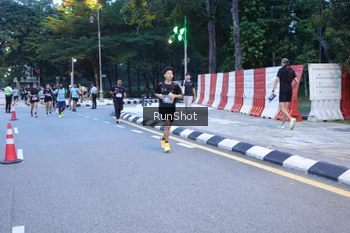 Runner Photo 4248595