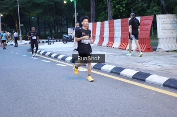Runner Photo 4248596