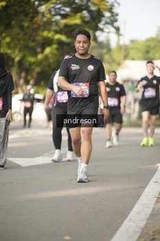 Runner Photo 4248597