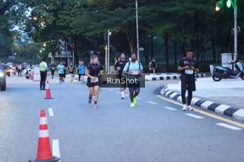 Runner Photo 4248598