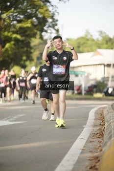 Runner Photo 4248615