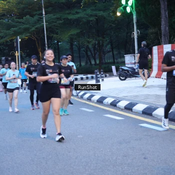 Runner Photo 4248639