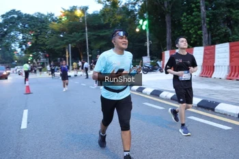 Runner Photo 4248724