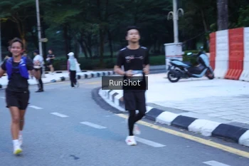 Runner Photo 4248732