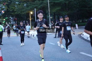 Runner Photo 4248784