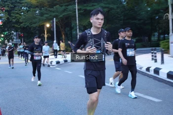 Runner Photo 4248786