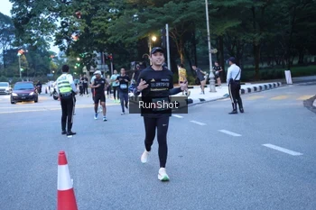 Runner Photo 4248795