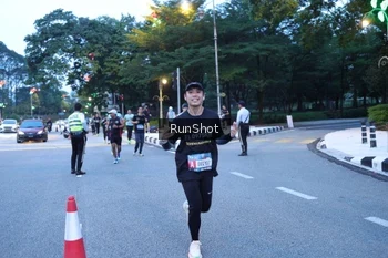 Runner Photo 4248800