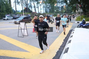 Runner Photo 4248924