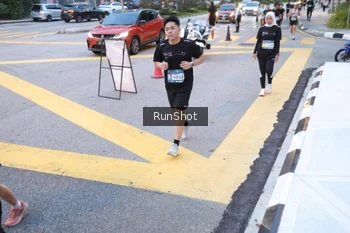 Runner Photo 4249003