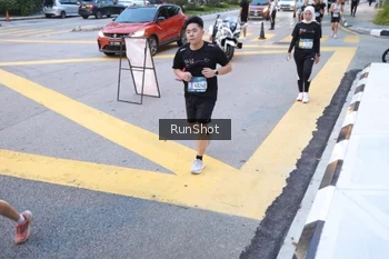 Runner Photo 4249004