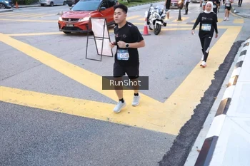 Runner Photo 4249009
