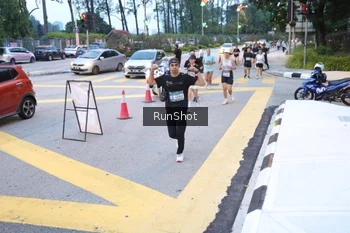 Runner Photo 4249031