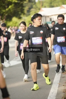 Runner Photo 4249084