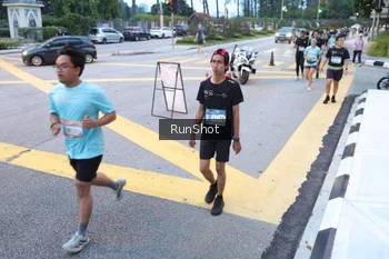 Runner Photo 4249211