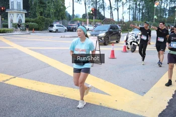 Runner Photo 4249221