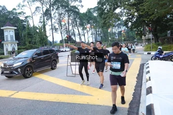 Runner Photo 4249233