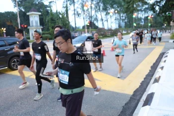 Runner Photo 4249244