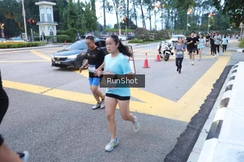 Runner Photo 4249275