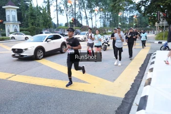 Runner Photo 4249292