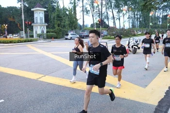 Runner Photo 4249389