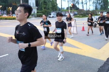 Runner Photo 4249401