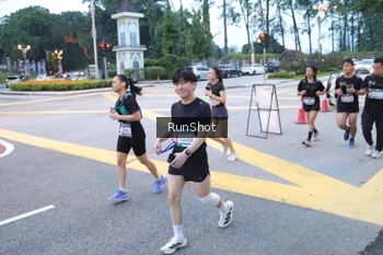 Runner Photo 4249408