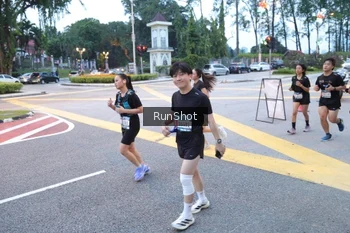 Runner Photo 4249413