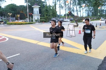 Runner Photo 4249416